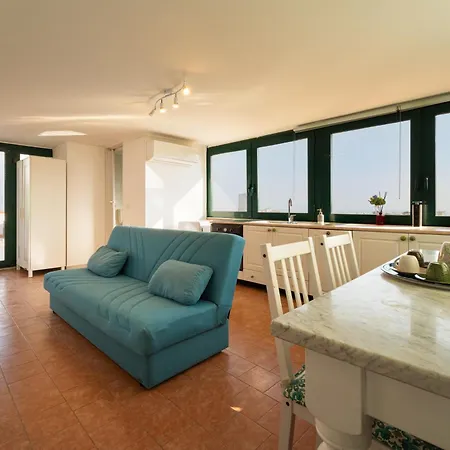 Feriehus Terrazza Vista Vesuvio E Capri Con Jacuzzi Privata